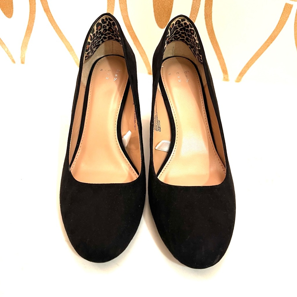 Elegant Black Wedge Heels